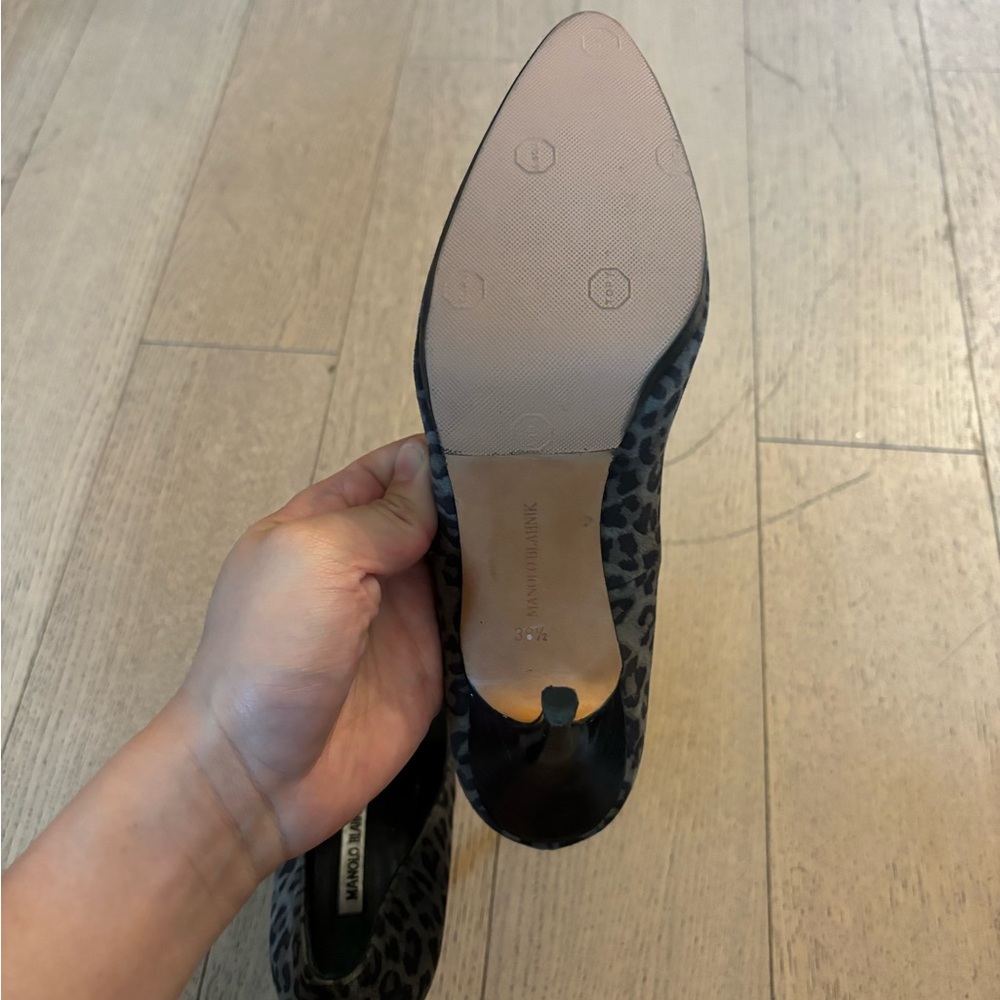 Manolo Blahnik Leopard Print Heels - Picture 4 of 7